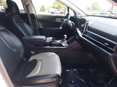 Used 2024 Kia Sportage EX FWD image 8