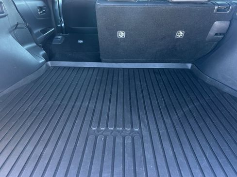 Used 2024 Toyota Venza Limited image 14