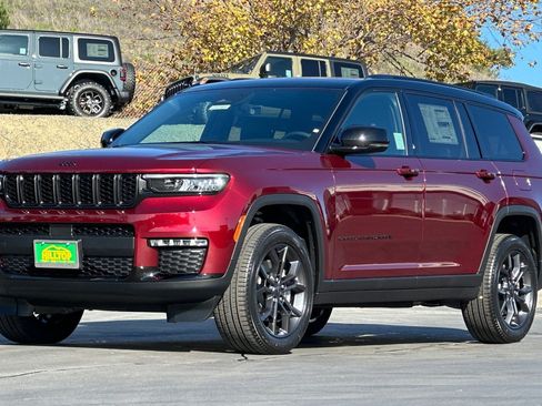 New 2025 Jeep Grand Cherokee L Limited w/ Trailer Tow Package image 9
