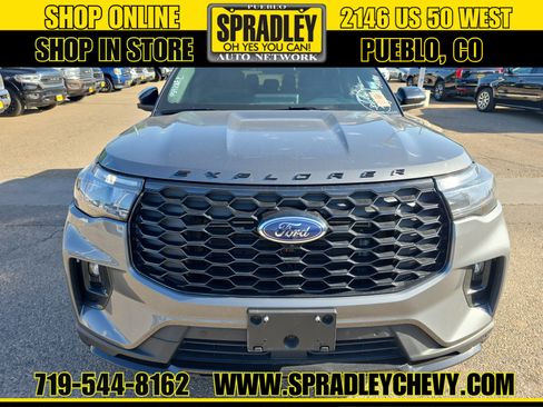 Used 2025 Ford Explorer ST-Line w/ ST-Line Street Pack AWD/4WD image 2