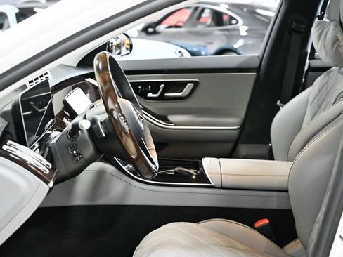 Used 2023 Mercedes-Benz S 580 4MATIC Sedan image 32