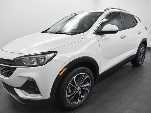 Used 2023 Buick Encore GX Select image 3