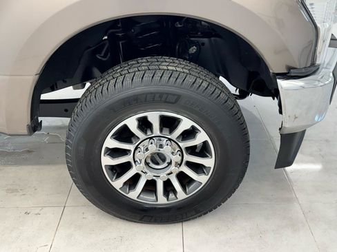 Used 2020 Ford F250 Lariat w/ Lariat Value Package AWD/4WD image 41