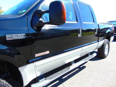 Used 2003 Ford F250 Lariat image 28