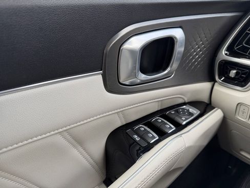 Used 2022 Kia Sorento SX image 16