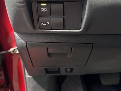 Used 2022 Toyota Highlander LE image 35