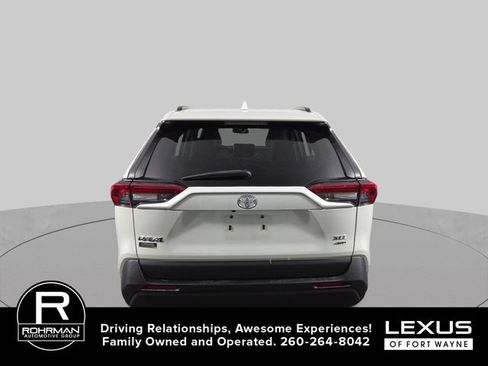 Used 2022 Toyota RAV4 XLE Premium AWD/4WD image 9