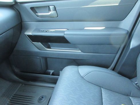 Used 2025 Toyota Tundra Limited AWD/4WD image 39