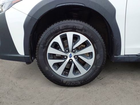 Used 2025 Subaru Outback Premium AWD/4WD image 9