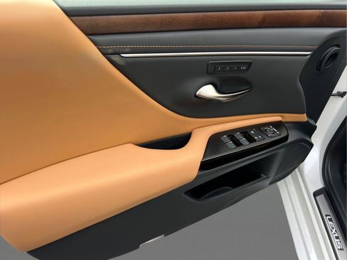 New 2025 Lexus ES 350 w/ Premium Package image 11