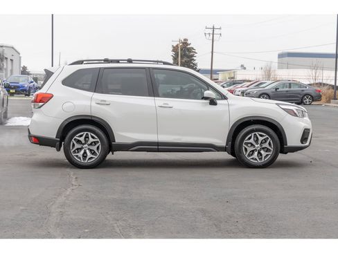Used 2019 Subaru Forester Premium image 2