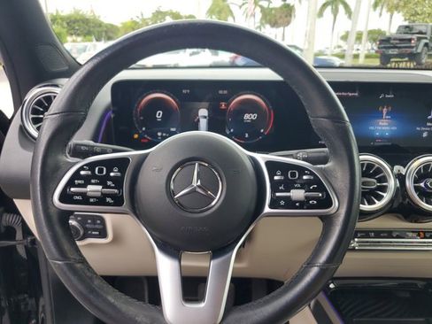 Used 2022 Mercedes-Benz GLB 250 image 28