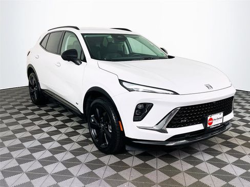 Used 2024 Buick Envision Sport Touring image 1