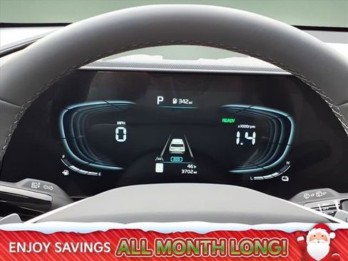 Used 2024 Kia Niro EX image 32