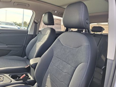 New 2026 Volkswagen Taos SE FWD image 11