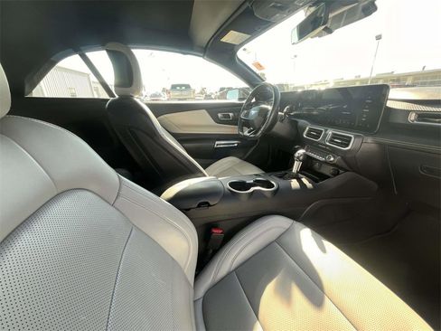 Used 2024 Ford Mustang Premium image 15