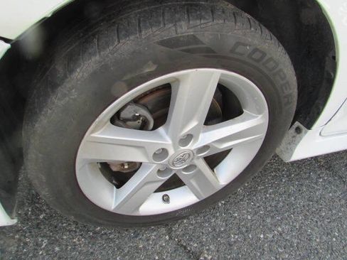 Used 2014 Toyota Camry SE image 13