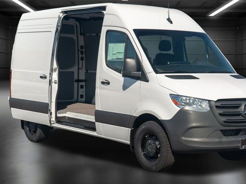 Used 2024 Mercedes-Benz Sprinter 144 Cargo image 8