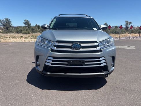 Used 2019 Toyota Highlander XLE AWD/4WD image 9