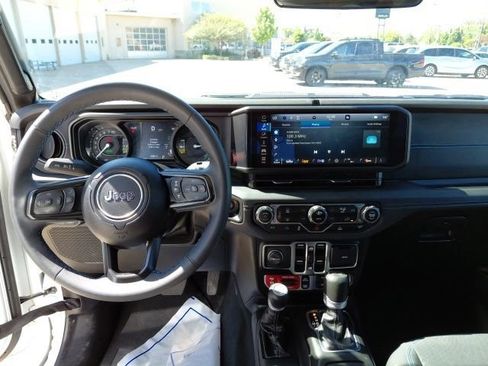 Used 2024 Jeep Wrangler Unlimited Rubicon 4xe AWD/4WD image 25