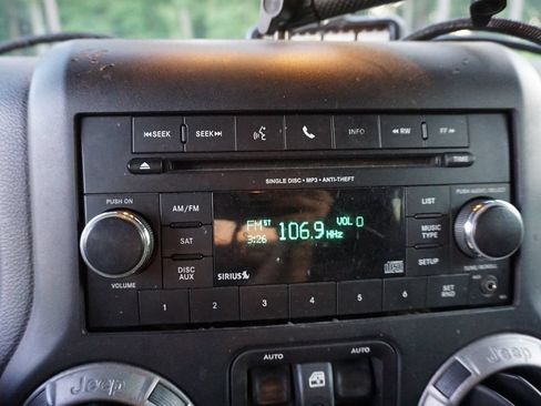 Used 2016 Jeep Wrangler Unlimited Sport AWD/4WD image 8