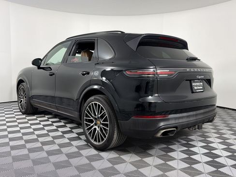 Certified 2023 Porsche Cayenne AWD/4WD image 3