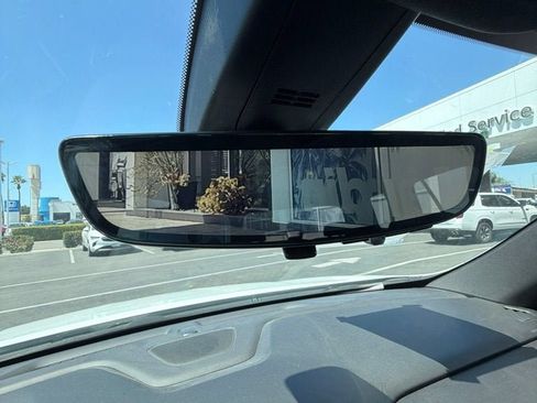 Used 2023 Chevrolet Traverse LT w/ Rear Camera Mirror Package AWD/4WD image 21