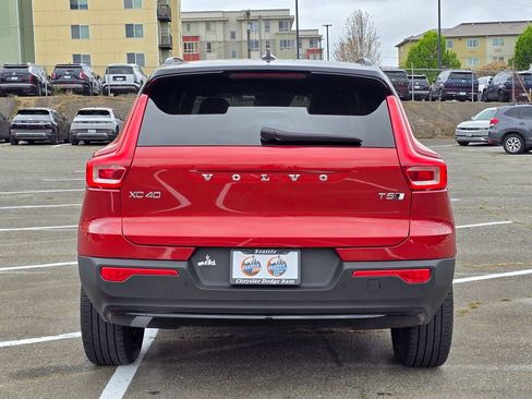Used 2022 Volvo XC40 T5 R-Design w/ Advanced Package AWD/4WD image 6