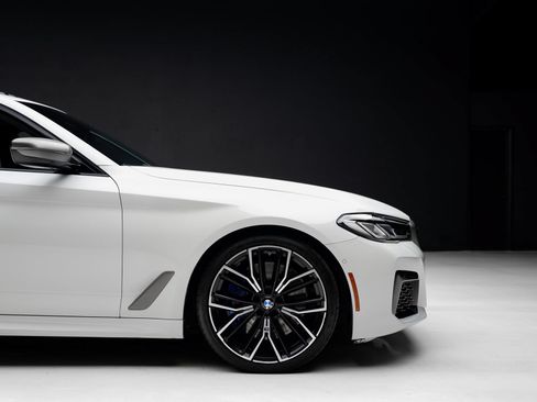 Used 2023 BMW M550i xDrive AWD/4WD image 39