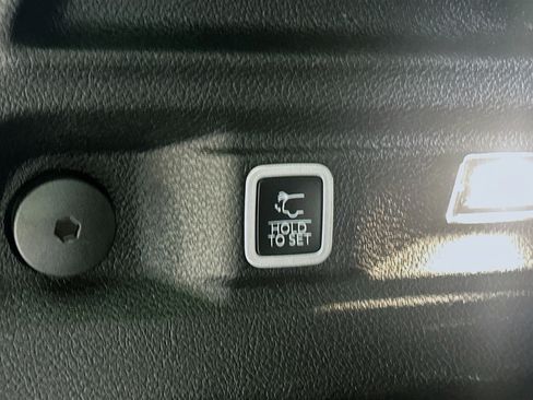 Used 2021 Jeep Grand Cherokee L Limited image 30