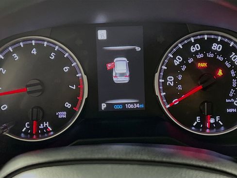 Used 2022 Toyota RAV4 LE image 22