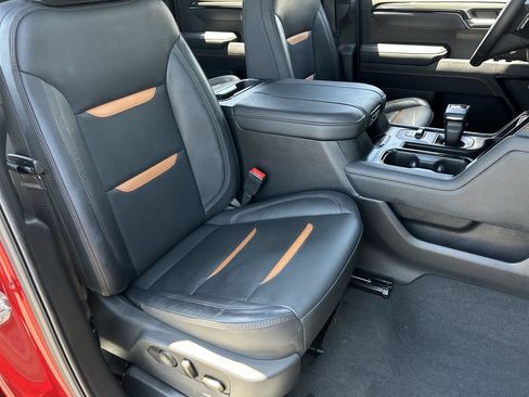 Used 2025 GMC Sierra 1500 AT4 w/ AT4 Premium Package AWD/4WD image 27