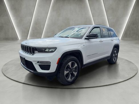 Used 2024 Jeep Grand Cherokee Limited 4xe AWD/4WD image 3