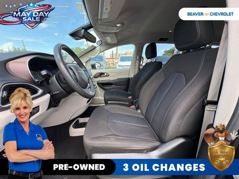 Used 2023 Chrysler Voyager LX FWD image 13