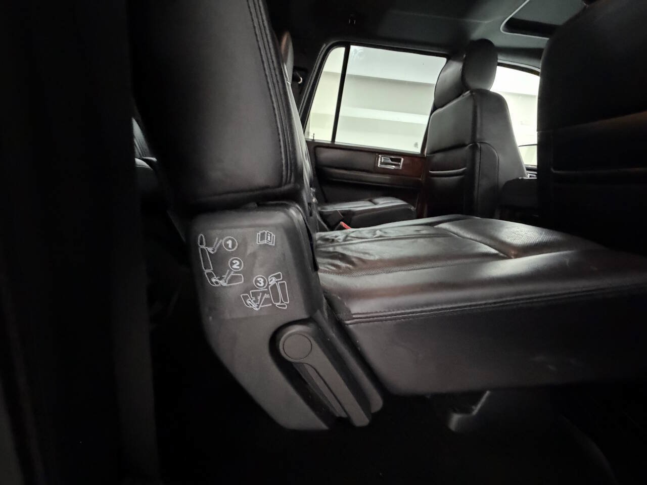 Used 2017 Lincoln Navigator L Select AWD/4WD image 7