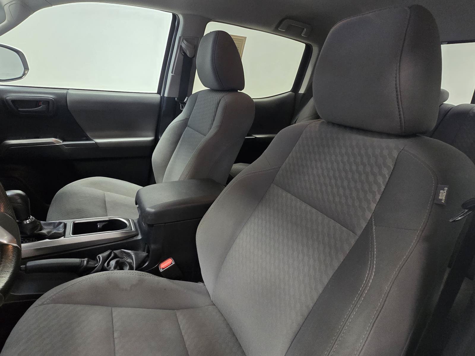 Used 2020 Toyota Tacoma SR5 RWD image 19