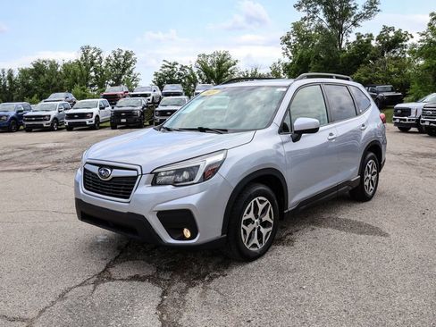 Used 2021 Subaru Forester Premium image 10