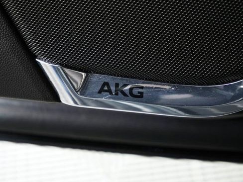 Used 2023 Cadillac Escalade ESV Premium Luxury Platinum image 7