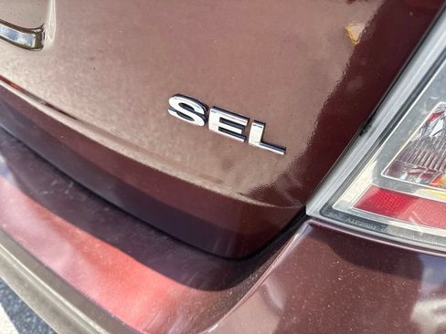 Used 2010 Ford Edge SEL FWD image 6