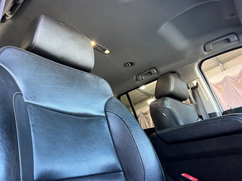 Used 2017 GMC Yukon XL SLT image 18