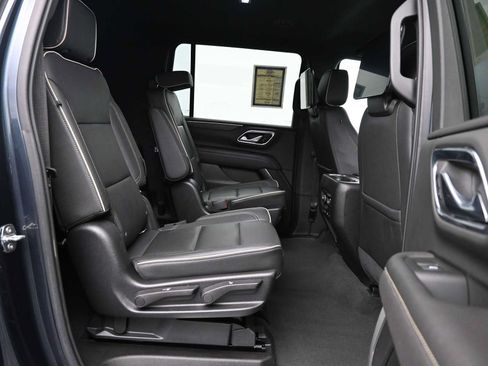 Used 2021 Chevrolet Suburban Premier AWD/4WD image 12