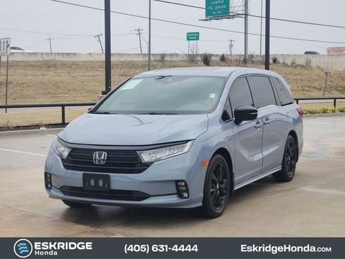 Used 2023 Honda Odyssey Sport image 3