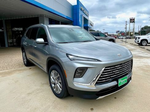 New 2026 Buick Enclave Preferred image 1