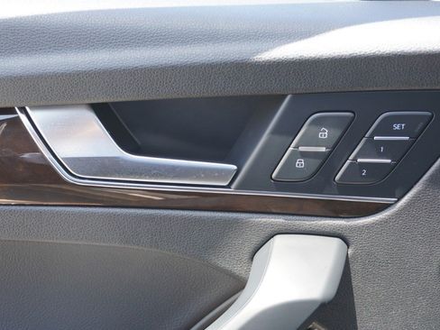 Used 2019 Audi Q5 2.0T Premium Plus w/ Premium Plus Package AWD/4WD image 24