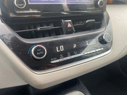 Used 2022 Toyota Corolla LE image 27