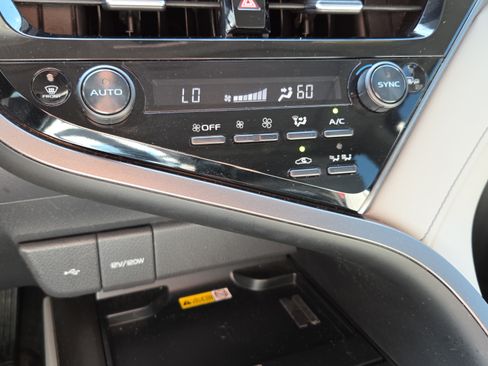 Certified 2022 Toyota Camry SE w/ Audio Upgrade Package FWD image 22