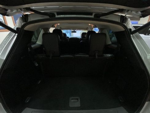 Used 2019 Nissan Pathfinder SL AWD/4WD image 8