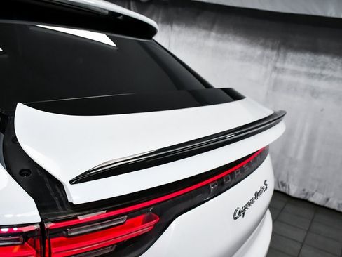 Used 2023 Porsche Cayenne Turbo S image 89