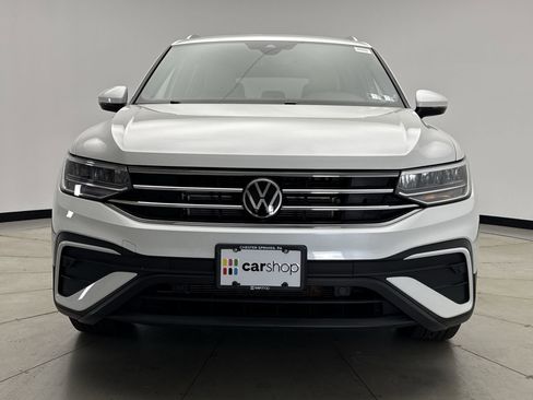 Used 2023 Volkswagen Tiguan SE AWD/4WD image 8