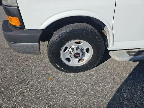 Used 2014 GMC Savana 2500 image 12